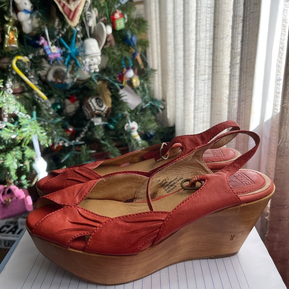 RARE Vintage Aged Rust Leather FRYE wooden Platforms Blair Peep Size 7 - Picture 4 of 14